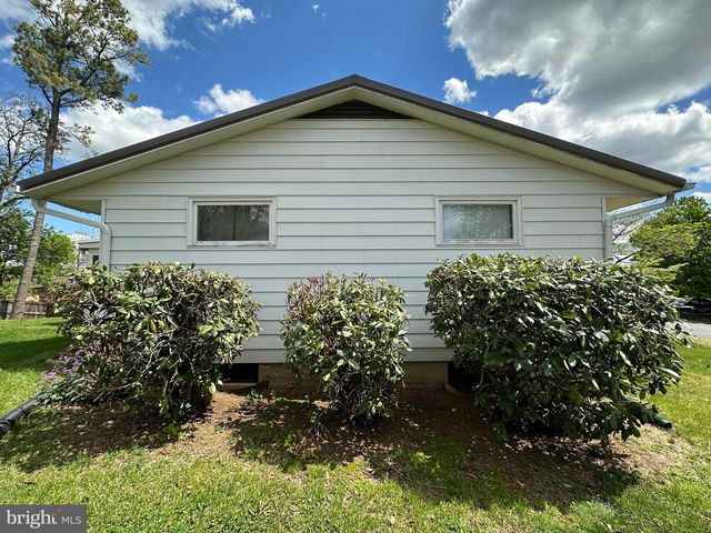 17724 CREST DR, Hagerstown, MD 21740