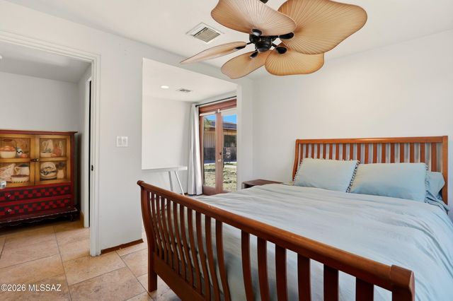 4701 E Camino La Brinca, Tucson, AZ 85718