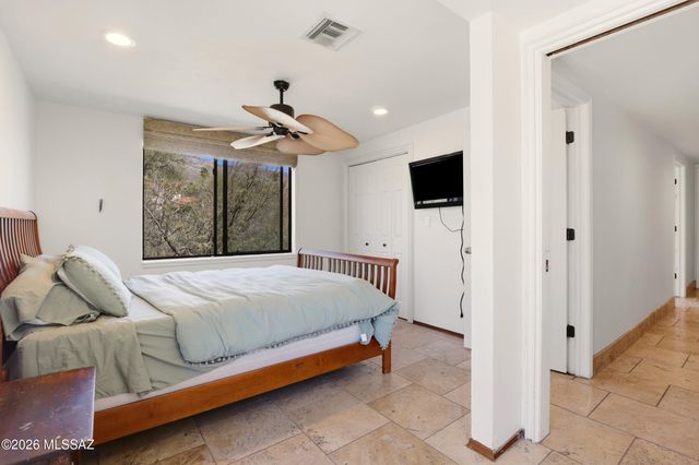 4701 E Camino La Brinca, Tucson, AZ 85718