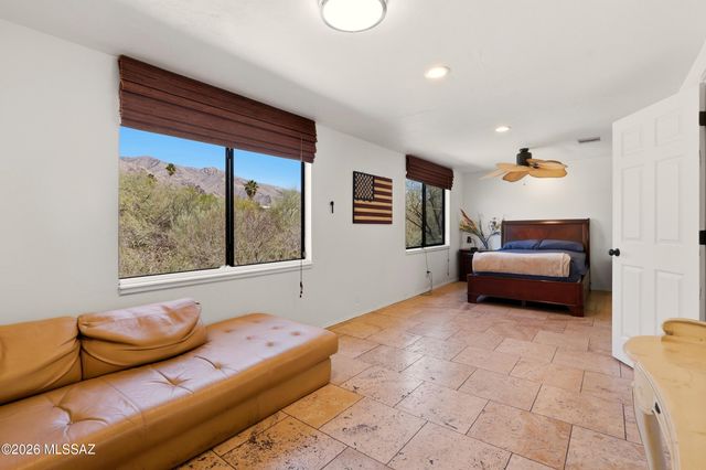 4701 E Camino La Brinca, Tucson, AZ 85718