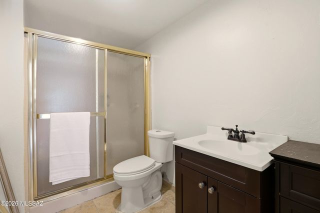 4701 E Camino La Brinca, Tucson, AZ 85718