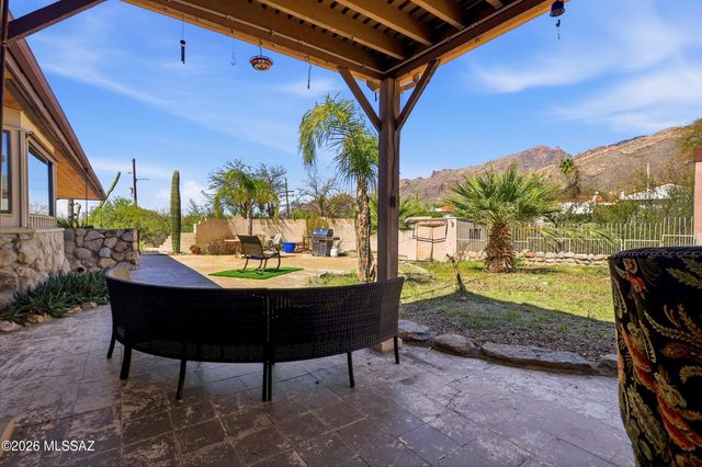 4701 E Camino La Brinca, Tucson, AZ 85718