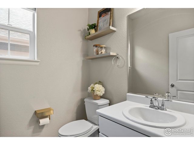 387 Seahorse Dr, Windsor, CO 80550