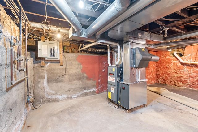 1012 Lansing Avenue, Jackson, MI 49202