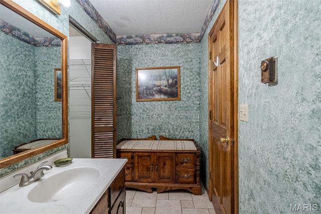 862 College Road, Union, MO 63084