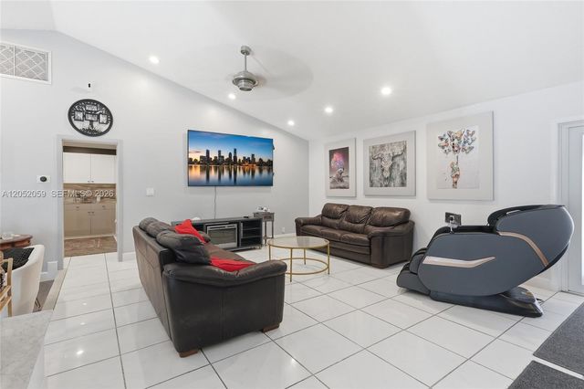 5431 SW 109th Avenue, Davie, FL 33328