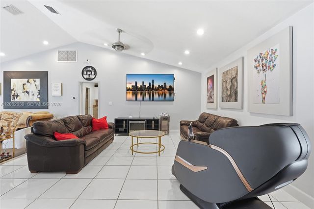5431 SW 109th Avenue, Davie, FL 33328