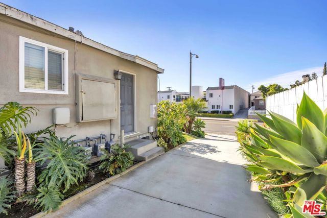 622 S Pacific Coast Highway, Redondo Beach, CA 90277