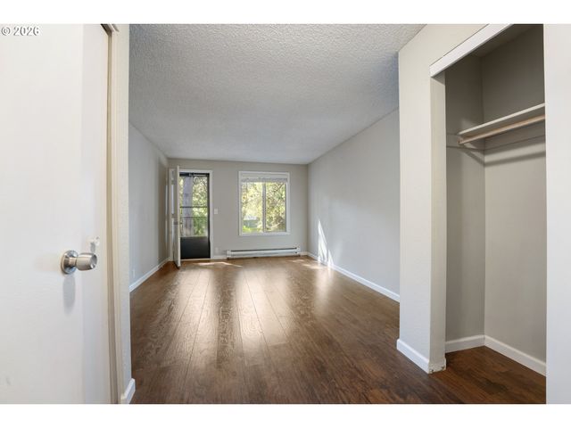 11724 Sw BOONES BEND Dr, Beaverton, OR 97008