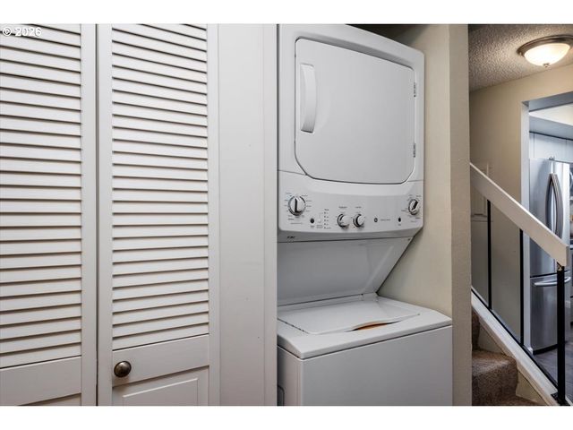 11724 Sw BOONES BEND Dr, Beaverton, OR 97008