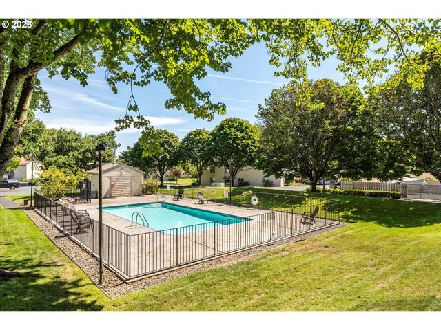 11724 Sw BOONES BEND Dr, Beaverton, OR 97008