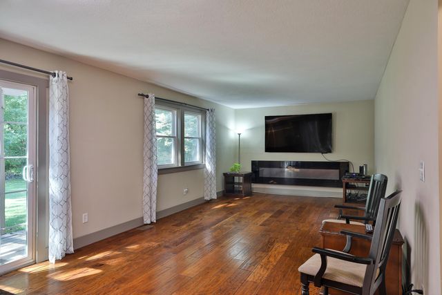 832 Humboldt Drive E, Columbus, OH 43230