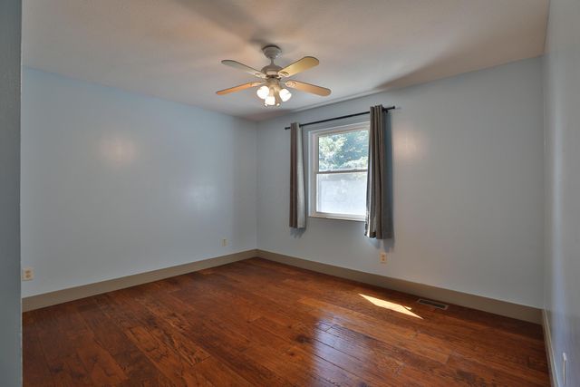 832 Humboldt Drive E, Columbus, OH 43230