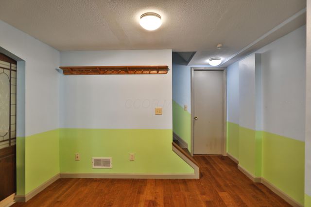 832 Humboldt Drive E, Columbus, OH 43230