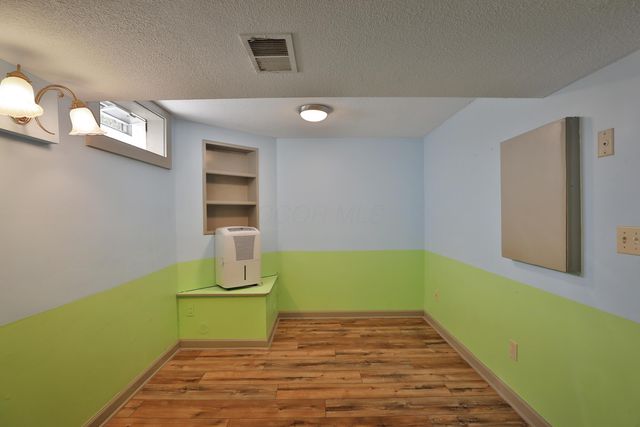 832 Humboldt Drive E, Columbus, OH 43230