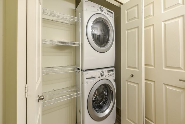 120 W Oakbrook Drive, Ann Arbor, MI 48103