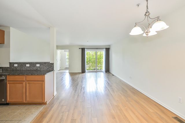 120 W Oakbrook Drive, Ann Arbor, MI 48103