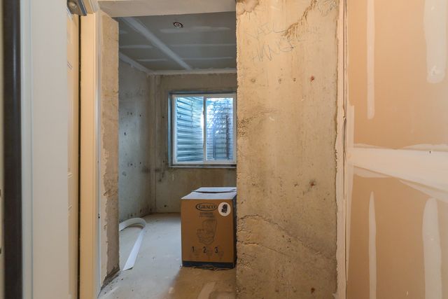 120 W Oakbrook Drive, Ann Arbor, MI 48103