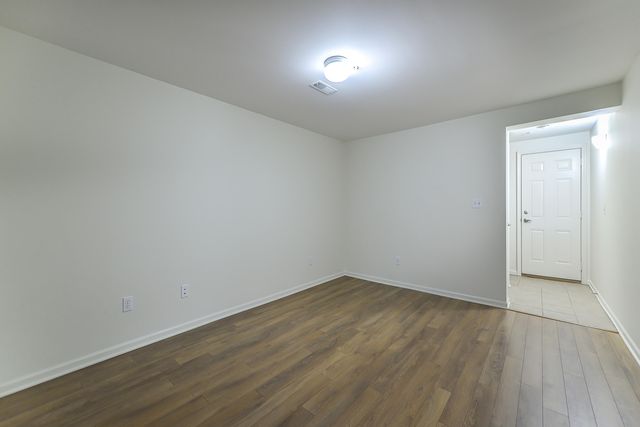 120 W Oakbrook Drive, Ann Arbor, MI 48103