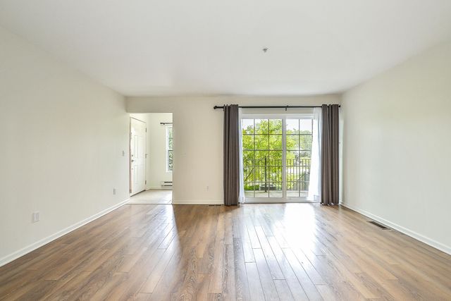 120 W Oakbrook Drive, Ann Arbor, MI 48103