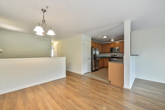 120 W Oakbrook Drive, Ann Arbor, MI 48103