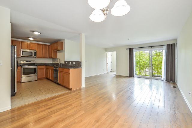 120 W Oakbrook Drive, Ann Arbor, MI 48103