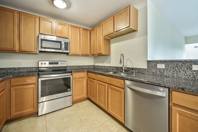 120 W Oakbrook Drive, Ann Arbor, MI 48103