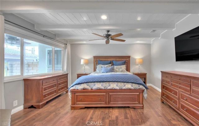 156 S Country Club Rd, Glendora, CA 91741