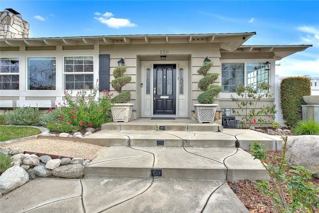 156 S Country Club Rd, Glendora, CA 91741