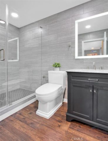 156 S Country Club Rd, Glendora, CA 91741