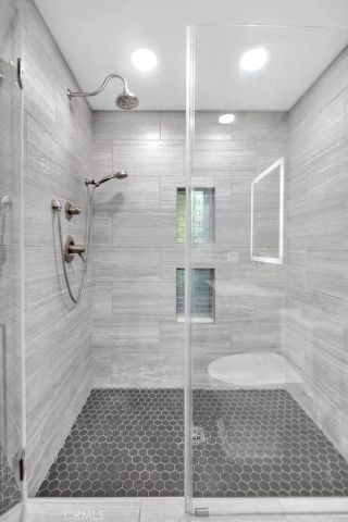 156 S Country Club Rd, Glendora, CA 91741