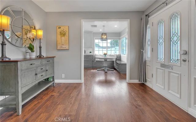 156 S Country Club Rd, Glendora, CA 91741