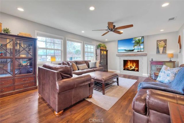156 S Country Club Rd, Glendora, CA 91741