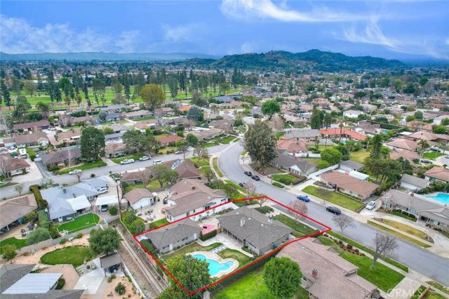 156 S Country Club Rd, Glendora, CA 91741