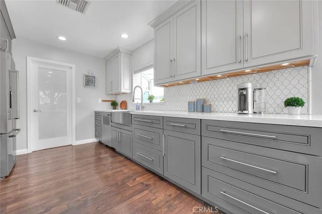 156 S Country Club Rd, Glendora, CA 91741