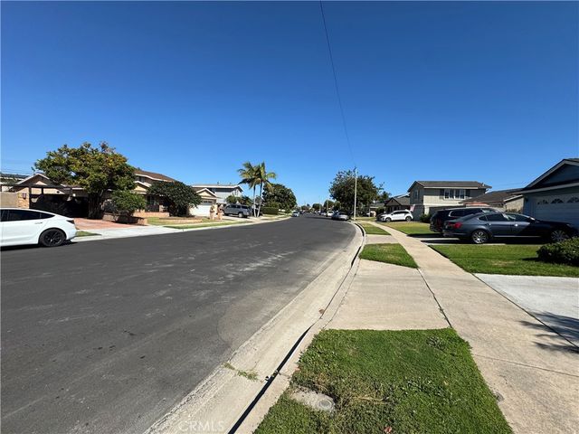 16763 Daisy Avenue, Fountain Valley, CA 92708
