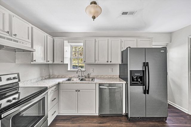 39 Maple AVE, Troutville, VA 24175