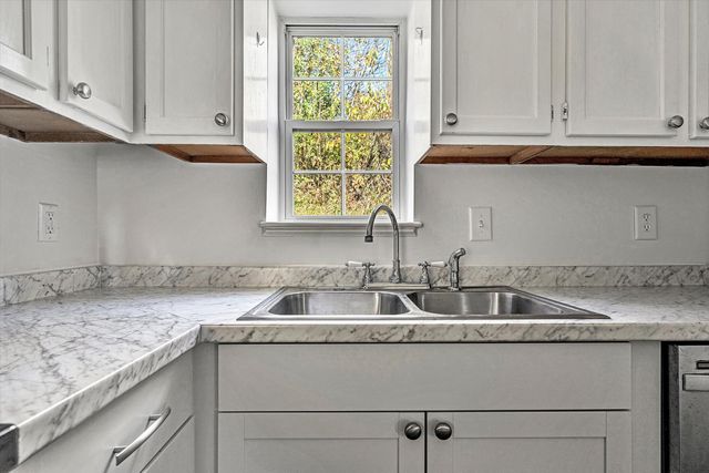 39 Maple AVE, Troutville, VA 24175