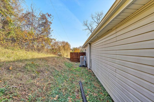 39 Maple AVE, Troutville, VA 24175