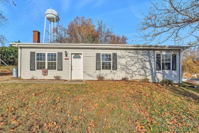 39 Maple AVE, Troutville, VA 24175