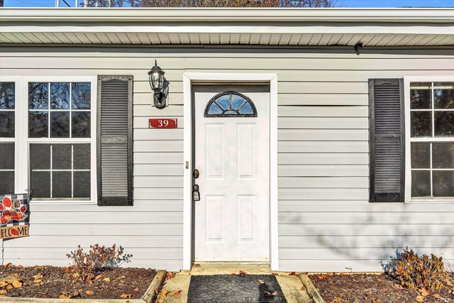 39 Maple AVE, Troutville, VA 24175