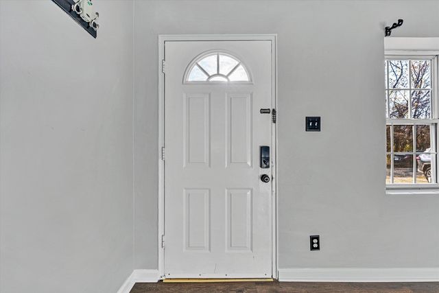 39 Maple AVE, Troutville, VA 24175