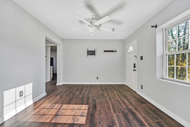 39 Maple AVE, Troutville, VA 24175