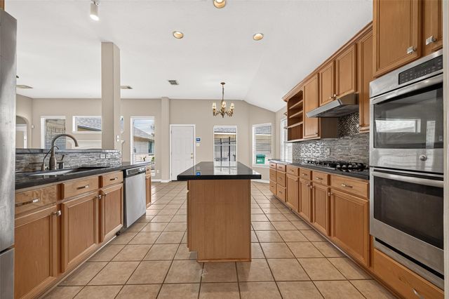 2726 Martinec Drive, Pearland, TX 77584