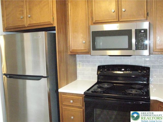 950 Cold Spring Road 1, Allentown, PA 18103