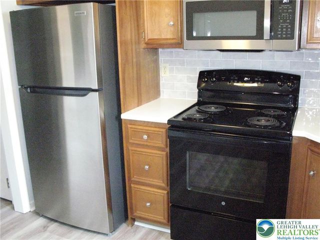 950 Cold Spring Road 1, Allentown, PA 18103