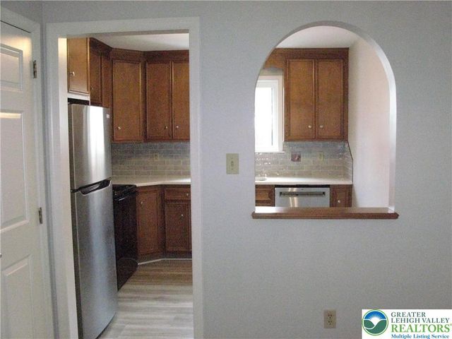 950 Cold Spring Road 1, Allentown, PA 18103