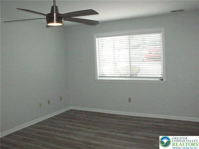 950 Cold Spring Road 1, Allentown, PA 18103