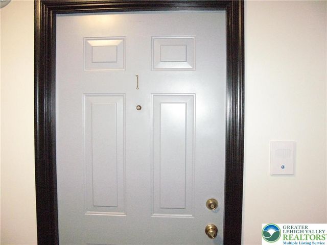 950 Cold Spring Road 1, Allentown, PA 18103