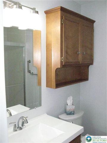 950 Cold Spring Road 1, Allentown, PA 18103